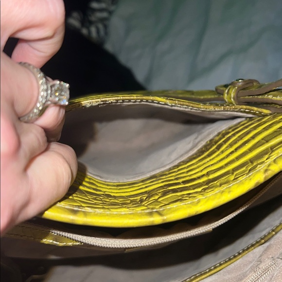 Brahmin Great condition! Hard to find! Lime Embossed medium Asher Tote 🔥🔥👀 - Picture 7 of 12